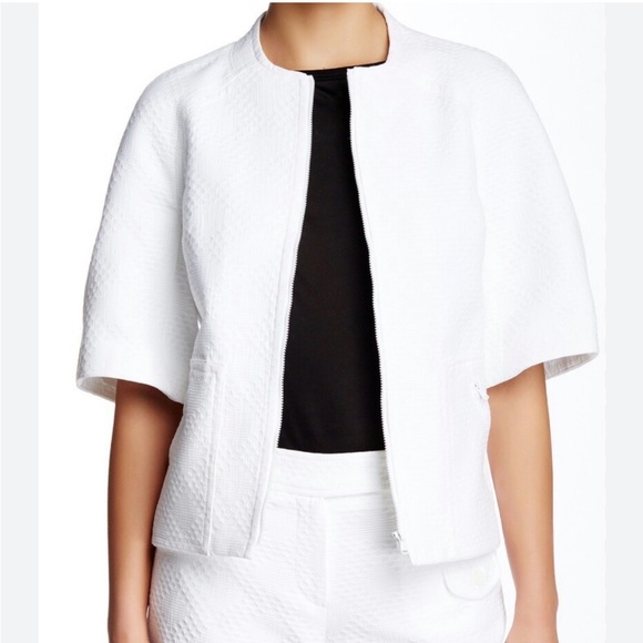 Trina Turk Jackets & Blazers - Trina Turk NWOT women’s white textured full zip swing jacket 1/2 sleeve blazer 2